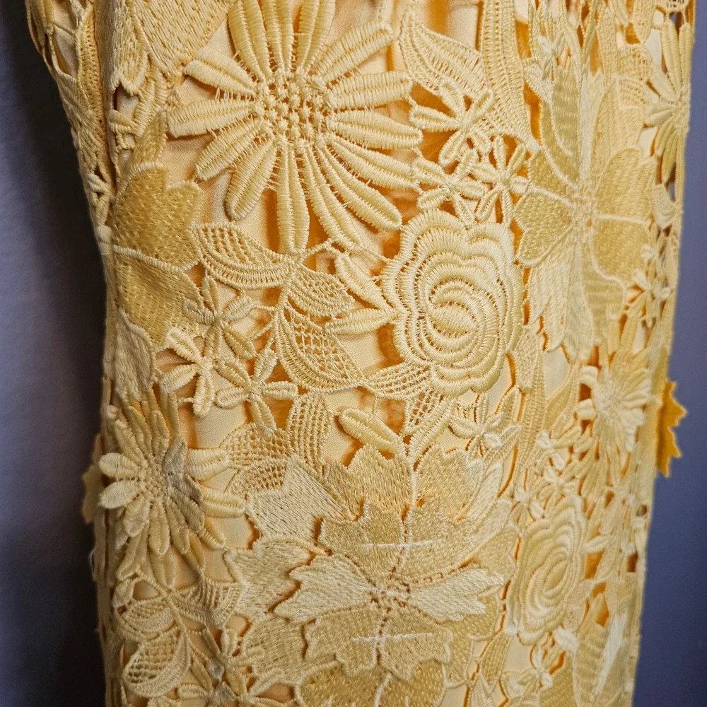 White House Black Market Yellow Floral Giupure 3D‎ Lace Sheath Dress Size 6 - Picture 6 of 10